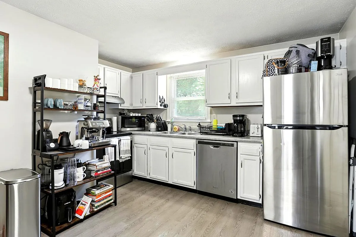 2 bed, 1.0 bath, 663 sqft, $1,795 — Photo 1