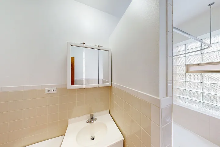5500 S. Cornell Avenue — Photo 64