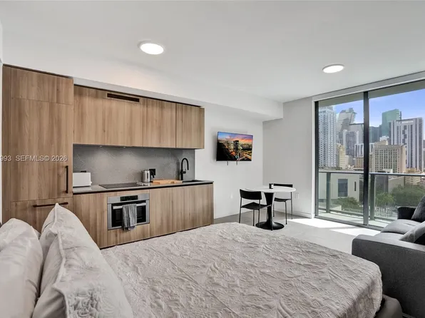 121 NE 5th St #1404, Miami, FL 33132