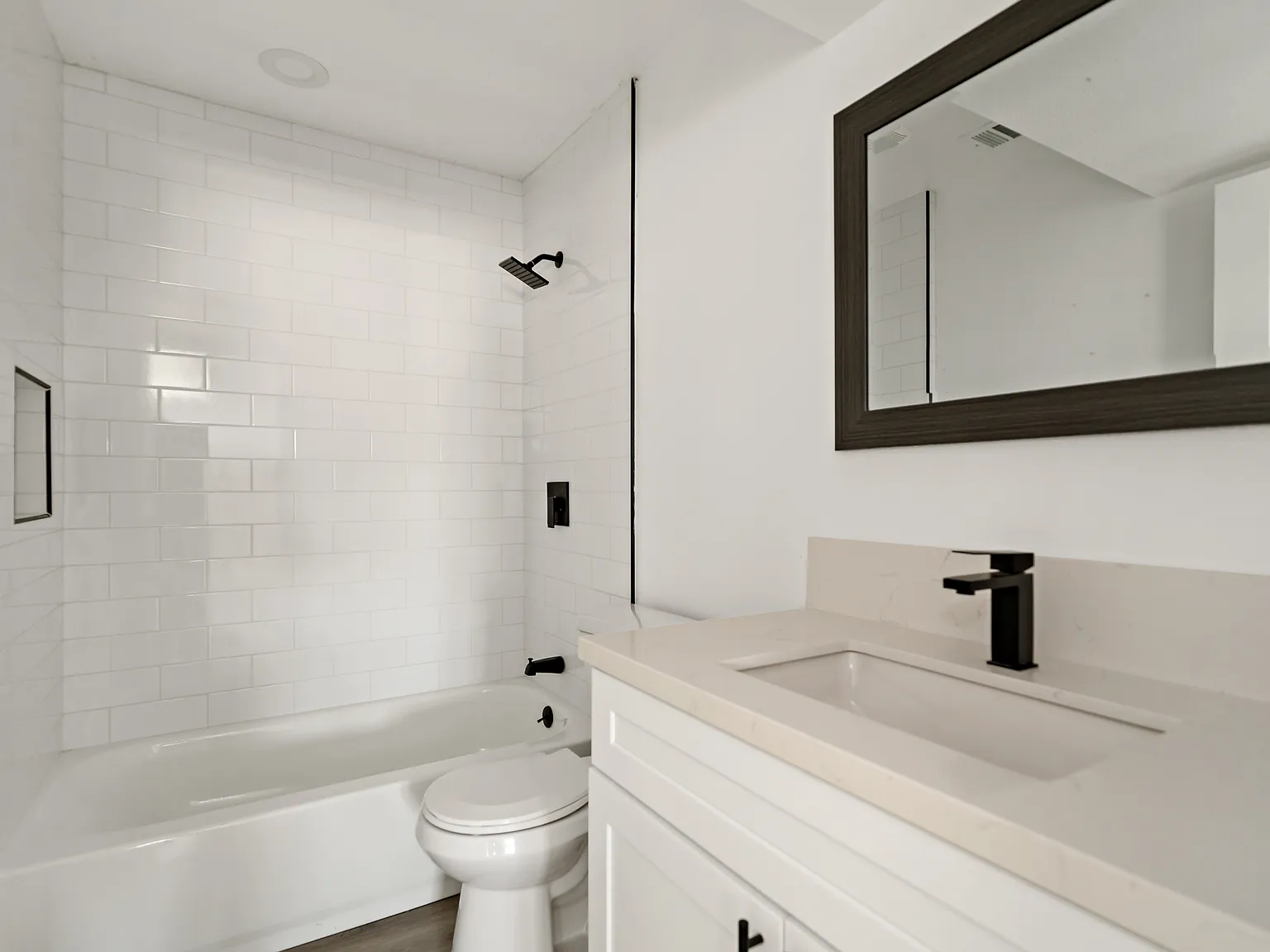 2 bed, 1200 sqft, $3,200 — Photo 3