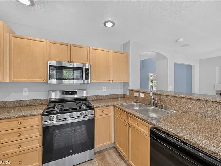 561 Aspen Leaf St — Photo 22