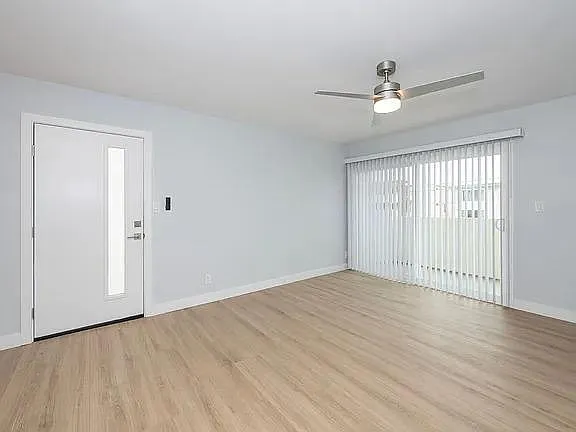 418 N Broadway #418.3 — Photo 32