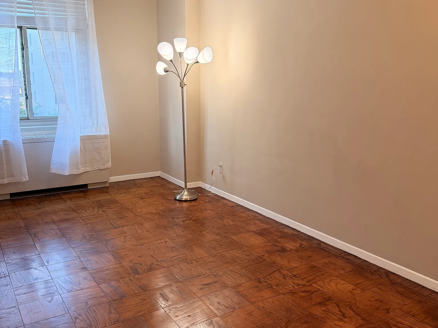 1 bed, 700 sqft, $2,250 — Photo 3