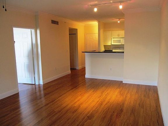 3rd image of 720 S Sapodilla Ave #503