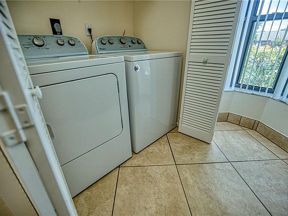 4th image of 2819 Shannon Oak Ct