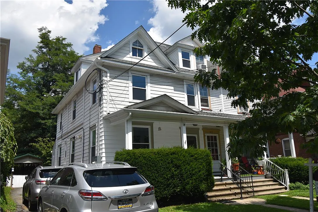 1 bed, 1.0 bath, 800 sqft, $1,600 — Photo 1