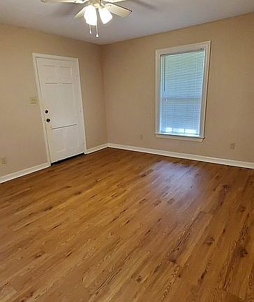 3rd image of 204 Magnolia St