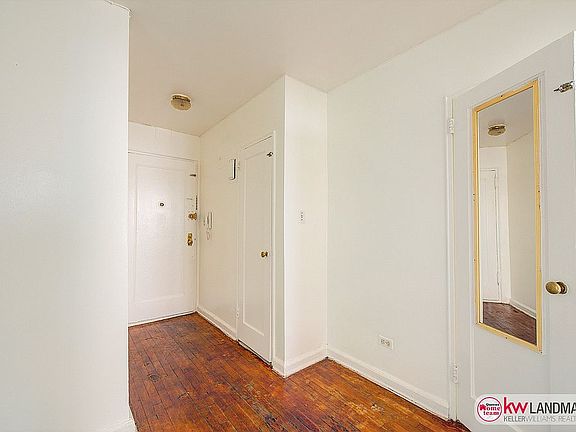 5th image of 34-20 78th St APT 3J