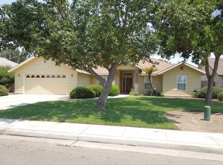 2588 12th Ave, Kingsburg, CA 93631
