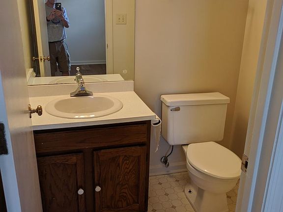 1/2 Bath off Master Bedroom