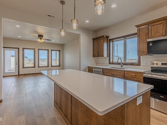 2nd image of 3520 Calgary Point