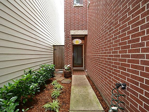 2nd image of 2509 Brinkman St
