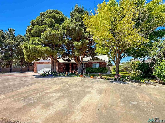 3rd image of 4707 Caballero Dr