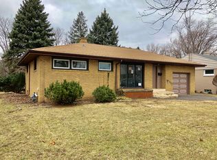 19 S Reedwood Dr, Joliet, IL 60436