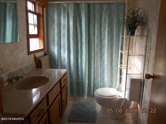 5th image of 303 E Stray Ave