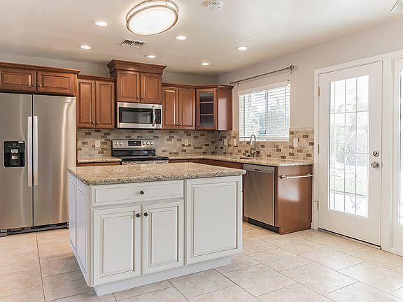 5th image of 2343 E Dolphin Ave