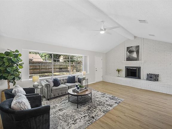 3rd image of 22131 Elsinore Dr