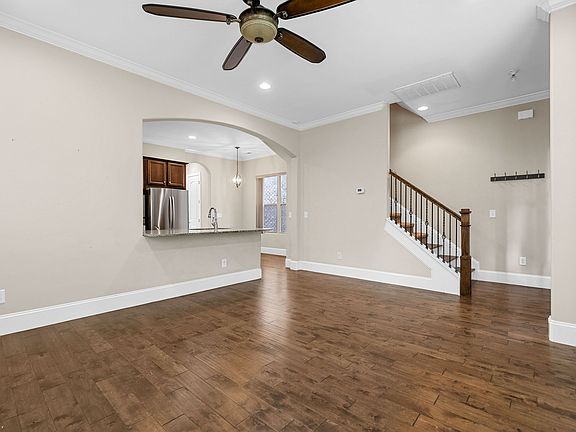 4th image of 110 Cedar Place Bnd