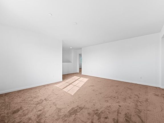4th image of 4790 Preston St #2-3