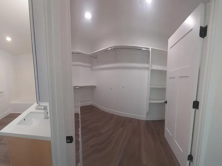 Walk in Closets
