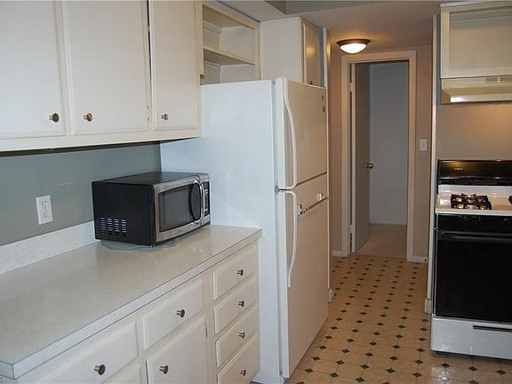 2nd image of 6270 Greenwood Pkwy APT 404