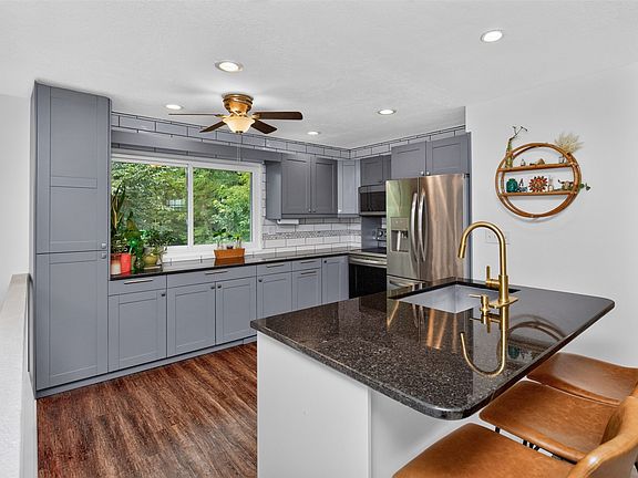 5th image of 712 E Hackley Ave