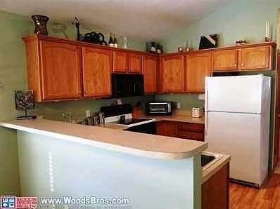 2nd image of 940 W Washington Pl