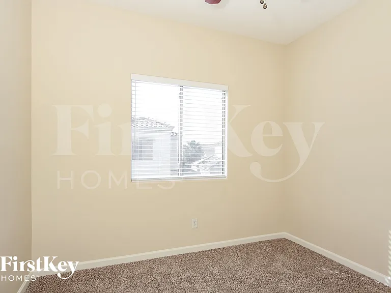 22022 N 29th Dr — Photo 14