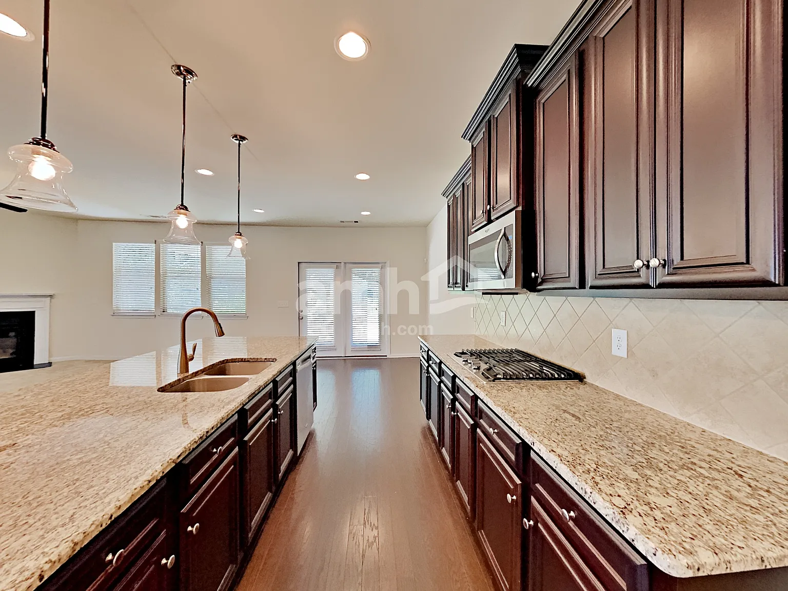 5 bed, 3.0 bath, 3310 sqft, $2,895 — Photo 3