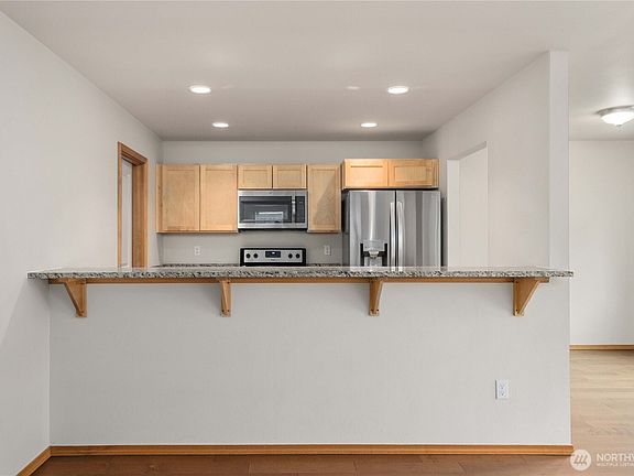 5th image of 391 NE OHenry Court