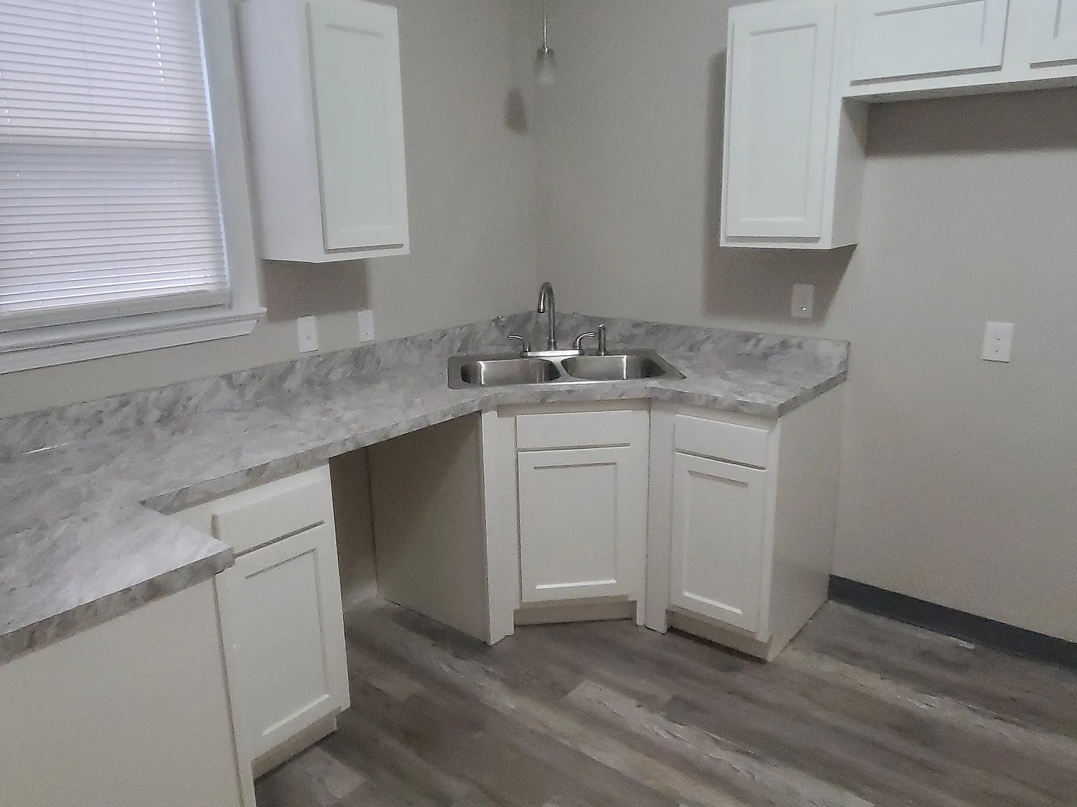 3 bed, 1.5 bath, 1092 sqft, $1,200 — Photo 3