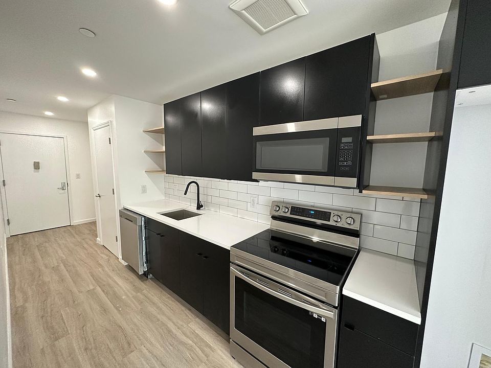 1st image of 556 Market St #25E