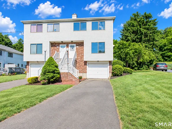 20 Pine Hill Vlg #20, Shelton, CT 06484