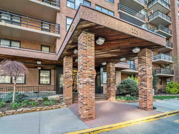 225 Saint Pauls Ave #307, Jersey City, NJ 07306