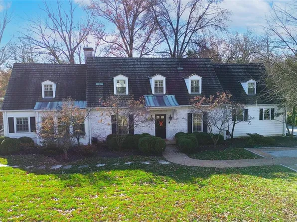 6 Wickersham Ln, Saint Louis, MO 63124