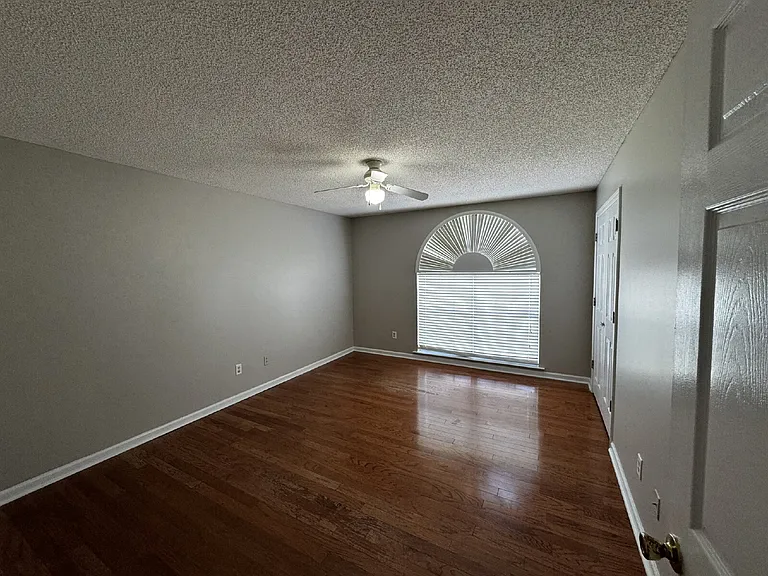 208 Easy St — Photo 10