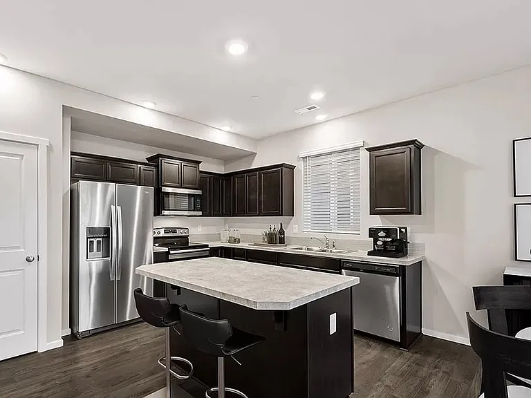 18729 Emmons Ct E — Photo 9