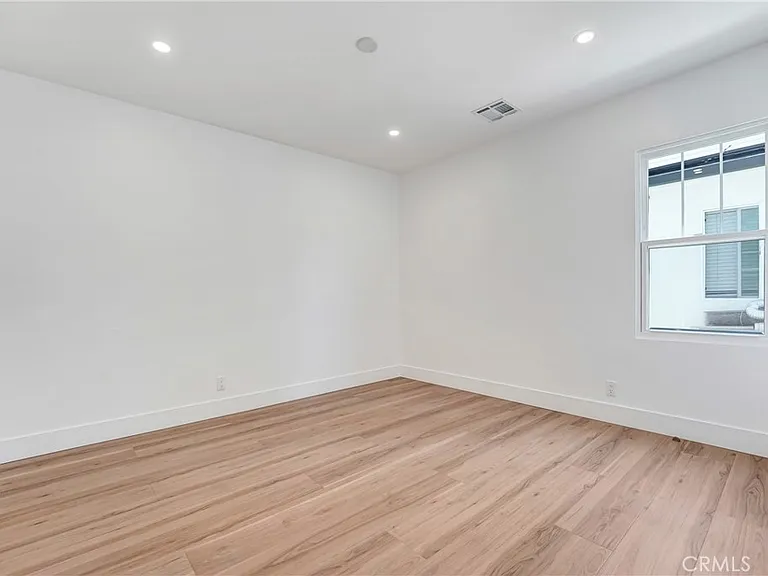6722 Katherine Ave — Photo 11