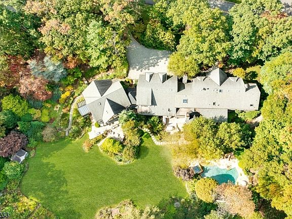 2nd image of 307 Freemans Ln