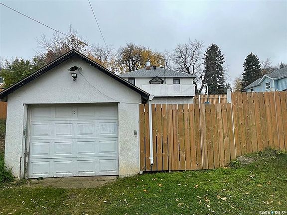4th image of 608 19th St W