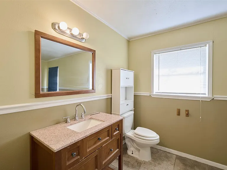203 Paul Knox St — Photo 28