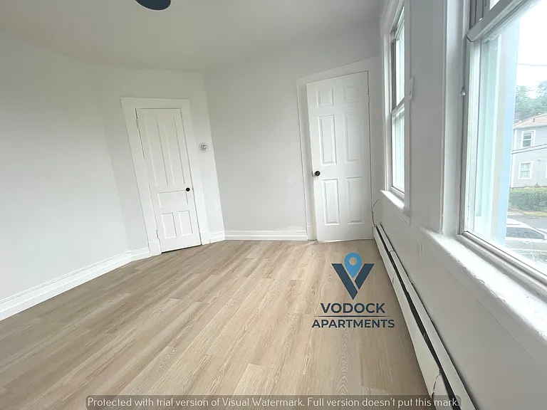 14 Crown St #2E — Photo 7