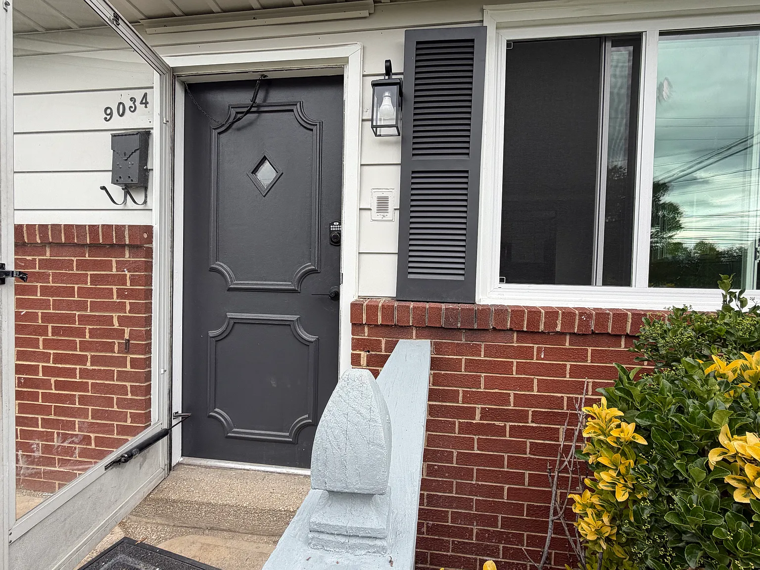 5 bed, 1945 sqft, $3,950 — Photo 4