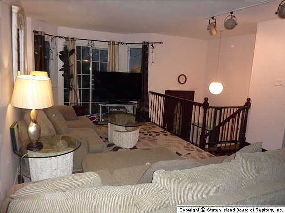 3rd image of 68 Villa Nova St