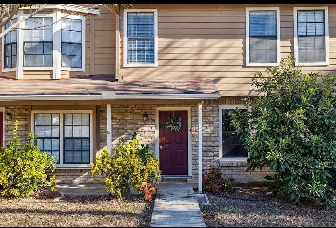 2 bed, 2.5 bath, 1041 sqft, $2,000 — Photo 1