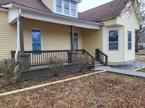 203 Slayden Ave, Waverly, TN 37185