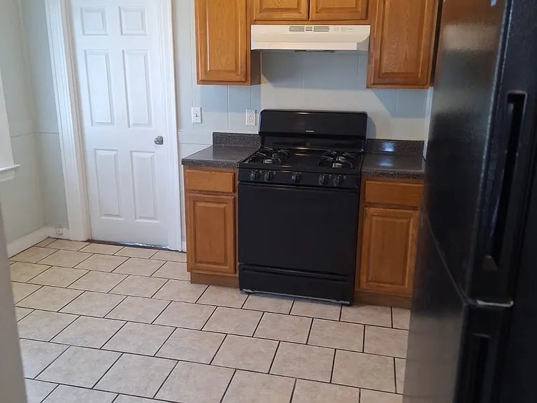 355 Sherman Ave #3 — Photo 2
