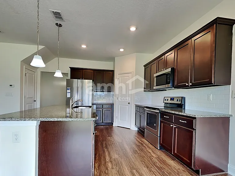 3282 Roundabout Dr — Photo 3