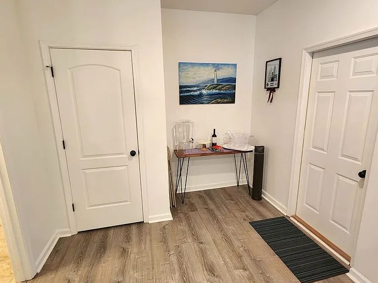 232 Woodview Ave — Photo 9
