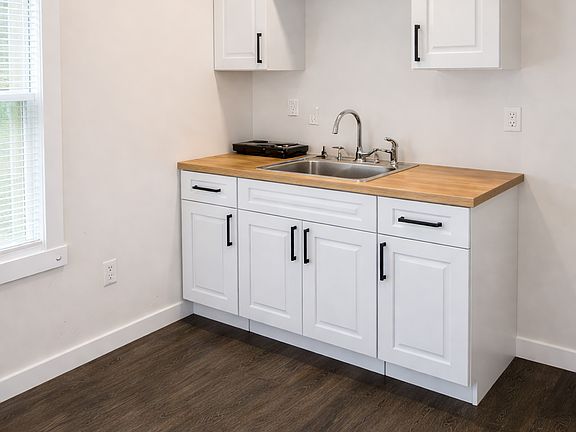 2nd image of 671 E Court St #11